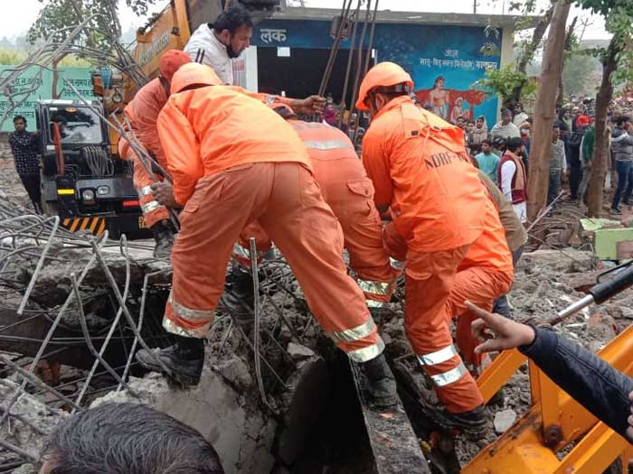 ghaziabad-roof-collapsed-death-cause