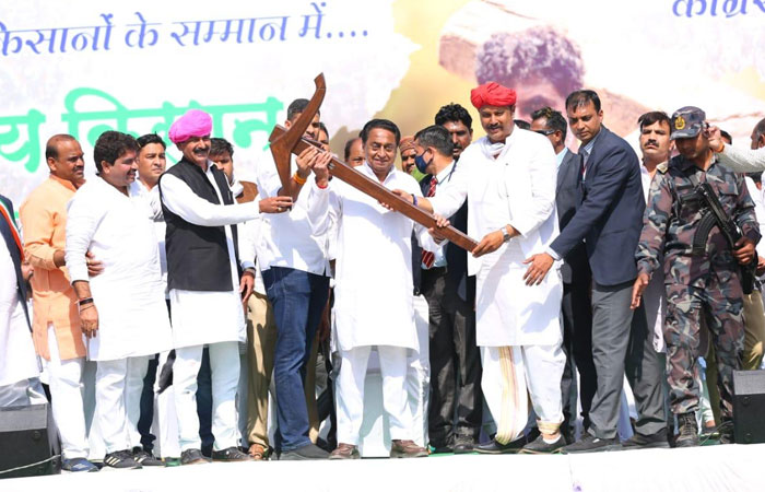 kamalnath-tractor-rally