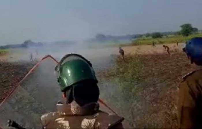 rajgarh-police-shots-tear-gas