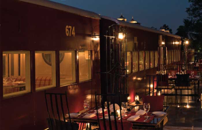 train-theme-restaurant