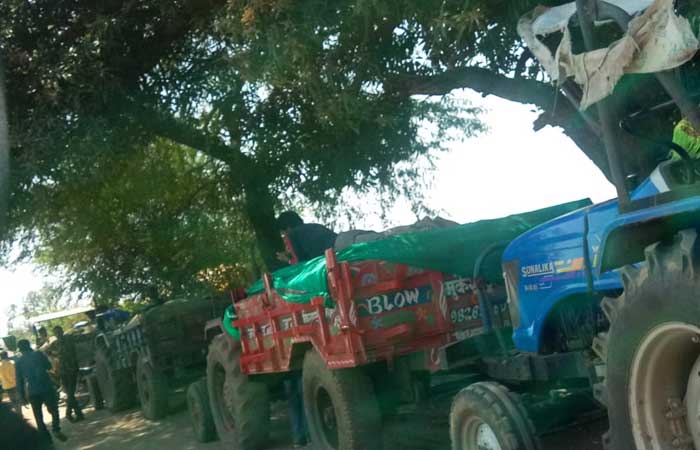 sand-on-tractors