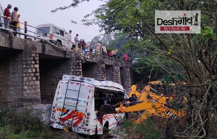 dhar bus accident