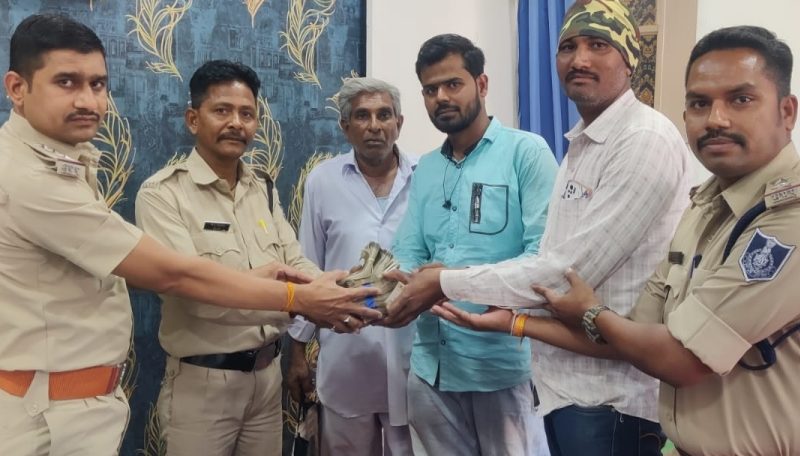 dhar police bag returns