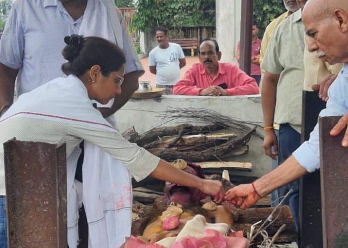 gotegaon daughter perform last rites