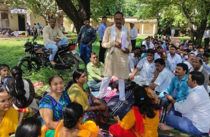 narsinghpur employees strike