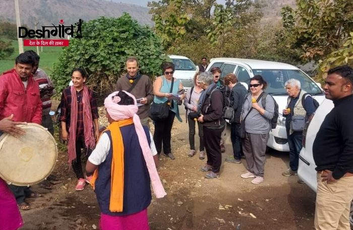 italian tourists squad in malipura village