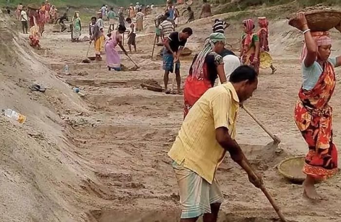 mnrega workers wage increased