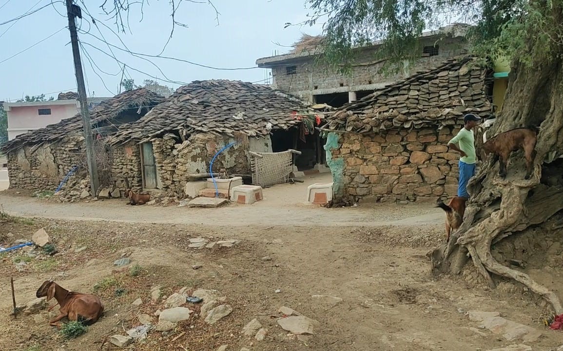 Picture of village Amoda coming under the submergence of Chinki dam in Narsinghpur district: DeshgaonNews