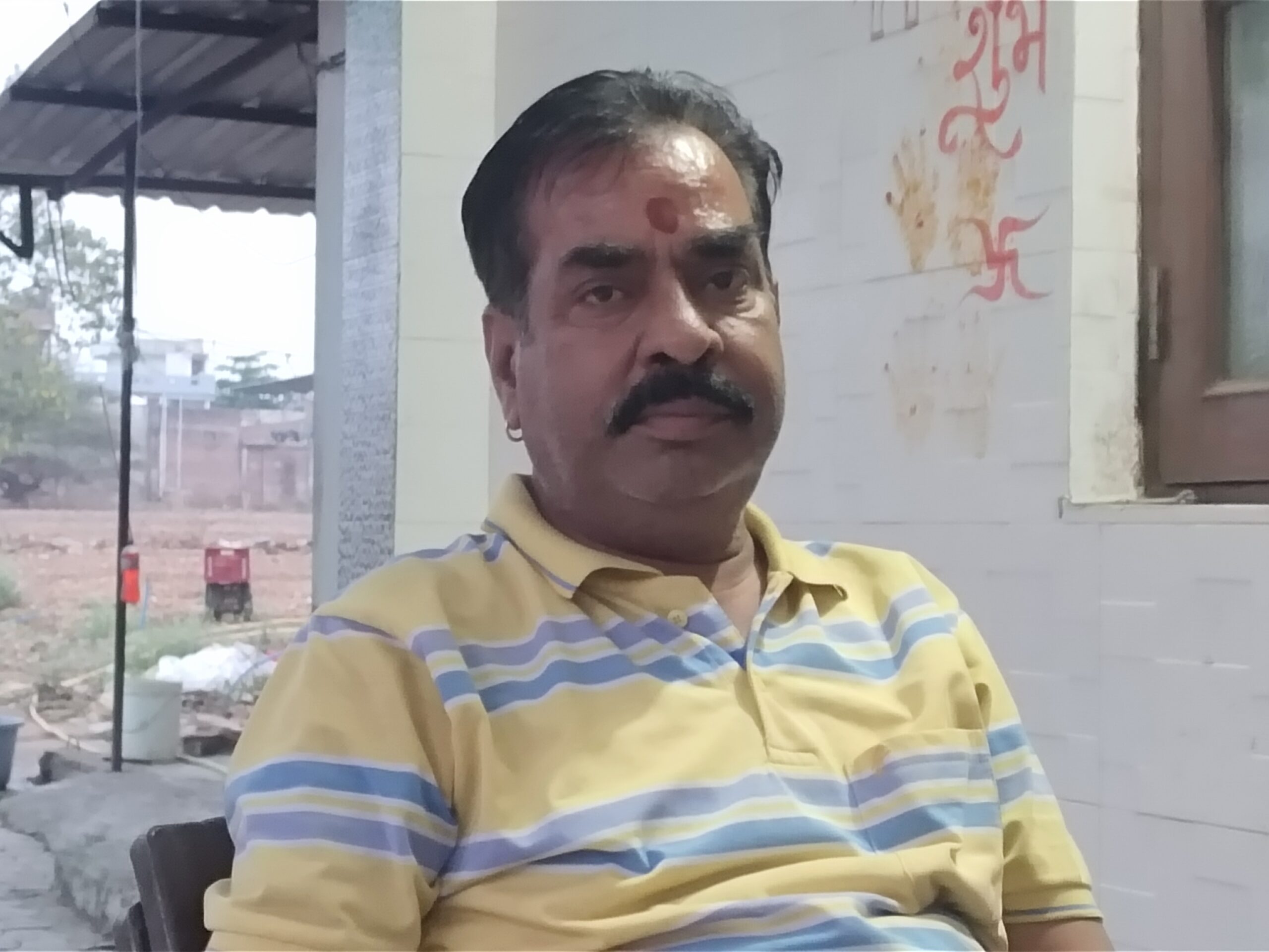 Manoj Saini, President of Potato Papdi Factory Association in Kodariya, Deshgaon News
