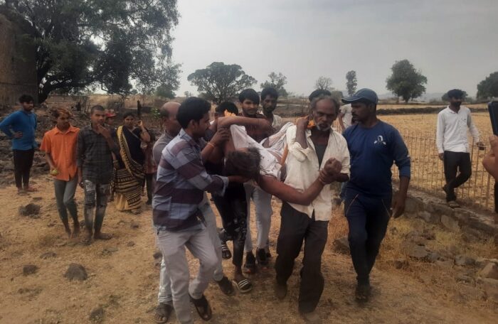 tourist fall down from fort