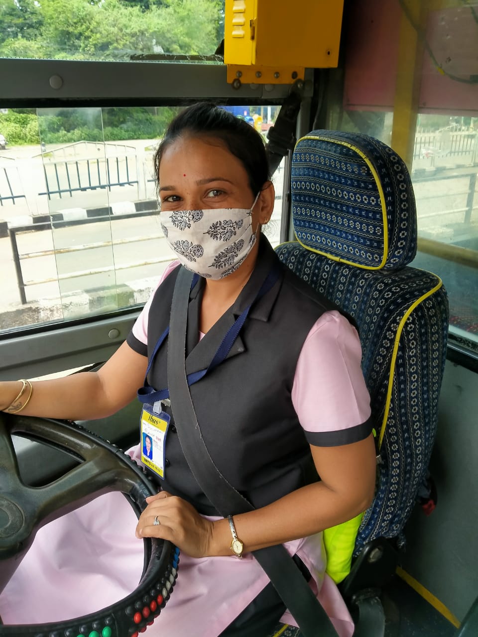 Ritu Narwale, passenger bus driver, Devgaon News