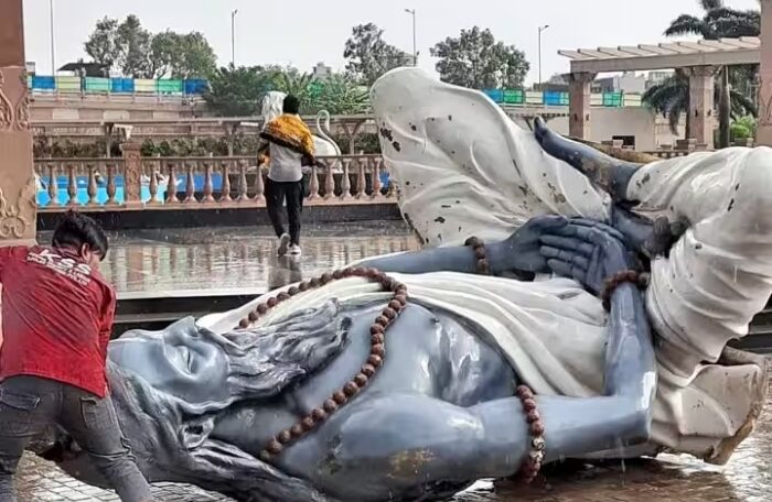 mahakal lok idols fell down