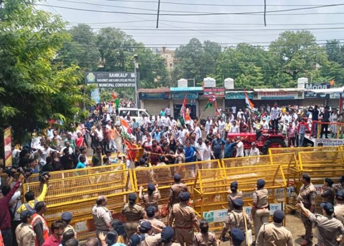 congress protest indore barricade