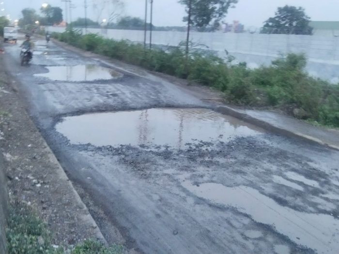 service road pithampur