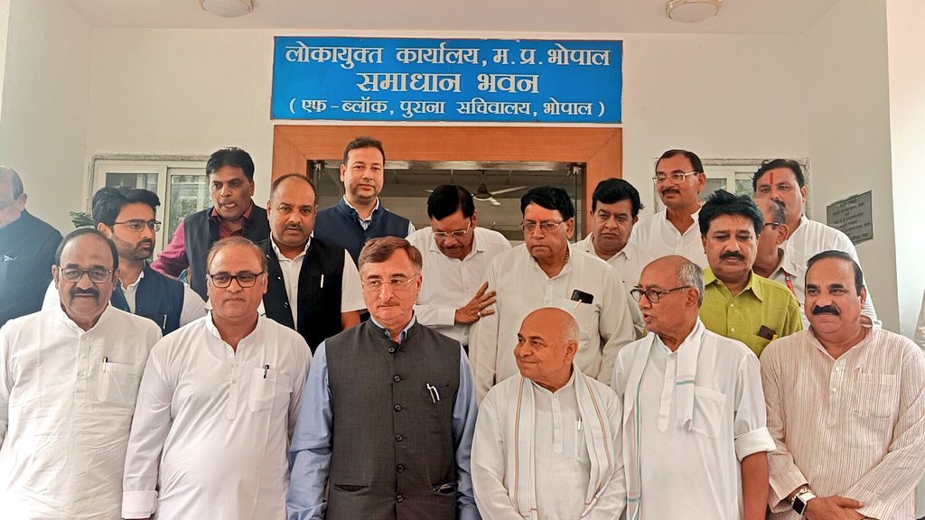 हम दूध का दूध पानी का पानी चाहते हैं- विवेक तन्खा-मुख्य सचिव इकबाल सिंह बैस और आजीविका मिशन सीईओ की शिकायत लोकायुक्त से 2 हम दूध का दूध पानी का पानी चाहते हैं- विवेक तन्खा-मुख्य सचिव इकबाल सिंह बैस और आजीविका मिशन सीईओ की शिकायत लोकायुक्त से