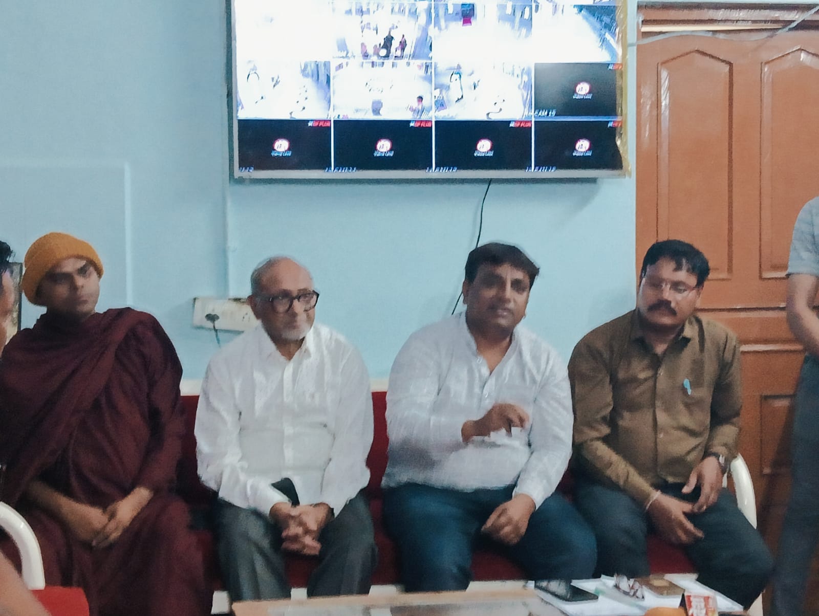 स्मारक समिति की बैठक

